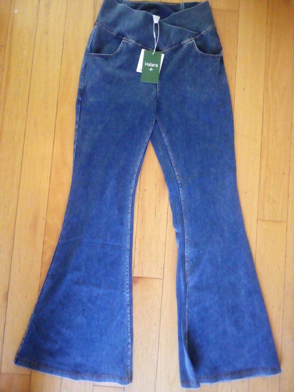 HALARA Dark Blue High-Rise V waist Flare Jeans Med Reg NWT
